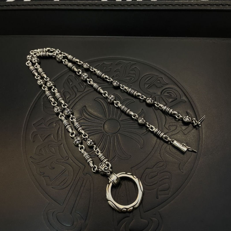Ch*0me He**ts necklaces